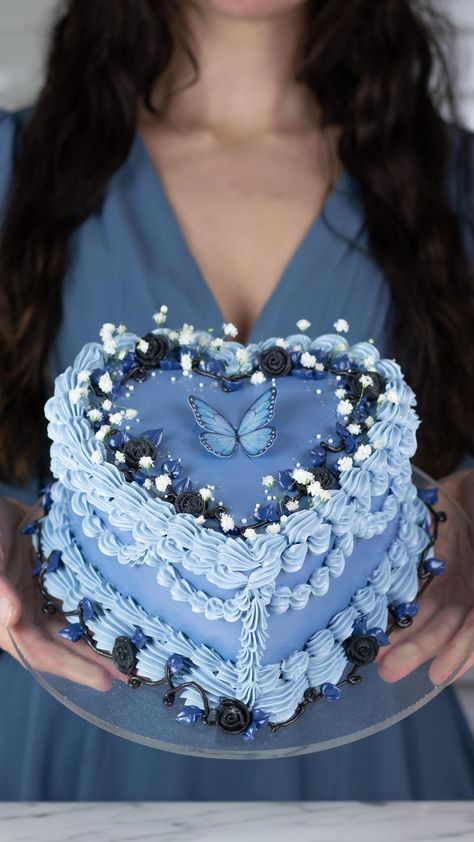 Corpse Bride 🎂 A vintage heart cake inspired by the Corpse Bride, one of my favorite Tim Burton films! I don’t know if I’ve ever used… | Instagram Corpse Bride Cake Wedding, Blue Flower Cake Ideas, Pretty Heart Cakes, Corpse Bride Party Food, Corpse Bride Cake Ideas, Corpse Bride Birthday Party Decorations, Corpse Bride Cupcakes, Corpse Bride Inspired Wedding, Corpse Bride Food Ideas