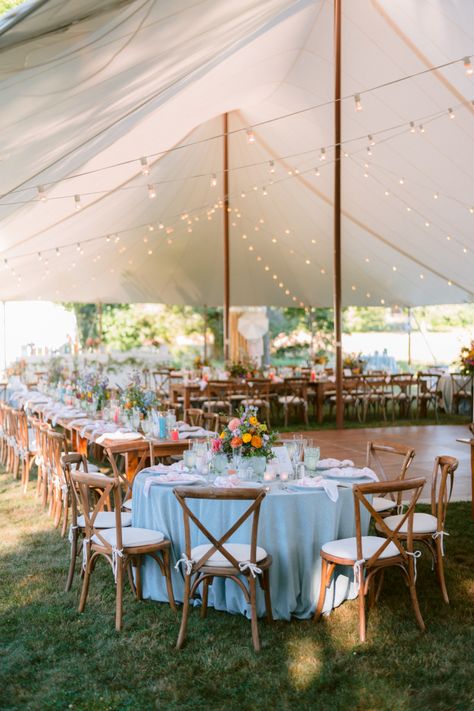 Outdoor Wedding Color Schemes, Yard Wedding Reception, Simple Southern Wedding, Garden Formal Wedding, Garden Party Wedding Reception, Backyard Tent Wedding, Bridal Era, Simple Wedding Reception, Outdoor Tent Wedding