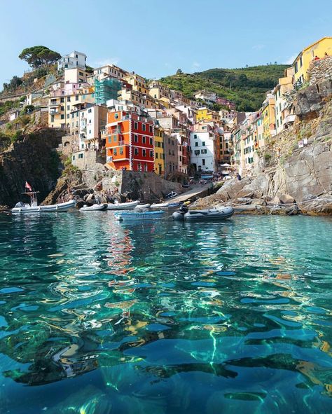 Holiday Places, Photo Voyage, Cinque Terre Italy, Beautiful Vacations, Summer Destinations, Nice Place, Clipuri Video, Italy Photo, Visit Italy