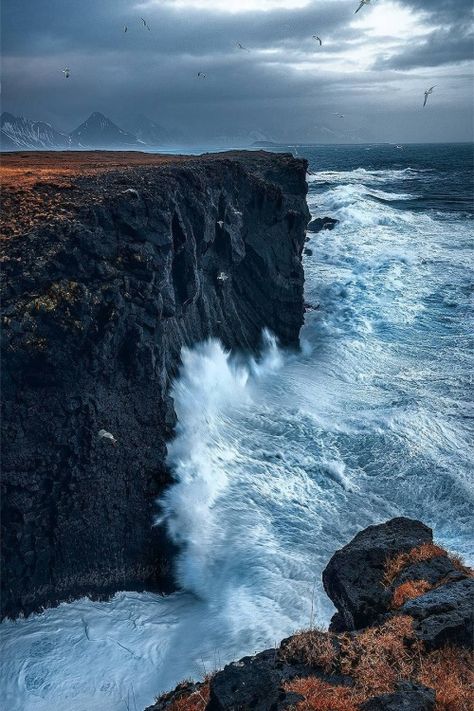 Crashing Waves Photography, Tired Tired Sea, Waves Crashing On Rocks, Ocean Cliff, Sea Storm, Waves Photography, Waves Crashing, Crashing Waves, Arte Inspo