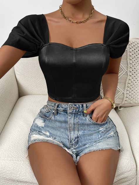 Crop Top Elegantes, Satin Top Outfit, Corset Blouse, Satin Crop Top, Net Dress, Velvet Clothes, Corset Crop Top, Prom Dress Inspiration, Underbust Corset