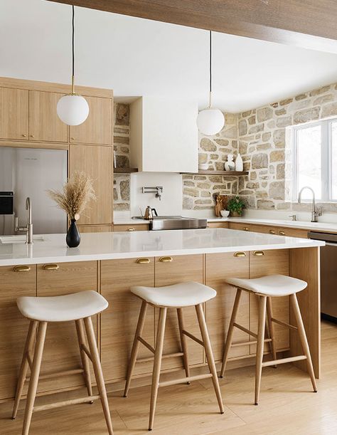 House & Home - A Quebec Kitchen Gets A Scandi Farmhouse-style Reboot Tudor Renovation, Kitchen Scandinavian Style, Scandi Farmhouse, Kitchen Nordic, Scandinavian Kitchens, Scandi Kitchen, Scandinavian Farmhouse, Nordic House, Nordic Kitchen