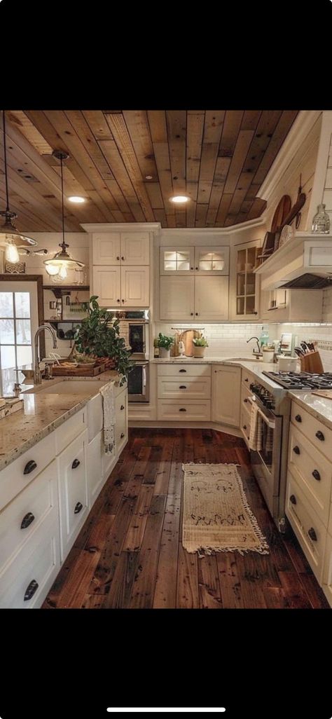 Kitchen Renovation Inspiration, Shabby Home, Dream Life House, Farmhouse Kitchen Design, Farm Kitchen, Barn Style House, Dream House Plans, Kitchen Remodel Idea, Dream House Decor