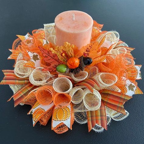 Deco Mesh Centerpiece, Deco Mesh Pumpkin, Rustic Fall Centerpieces, Centerpiece Candle Holder, Fall Candle Holders, Dinning Tables, Fall Deco Mesh, Halloween Deco Mesh, Wire Wreath Frame