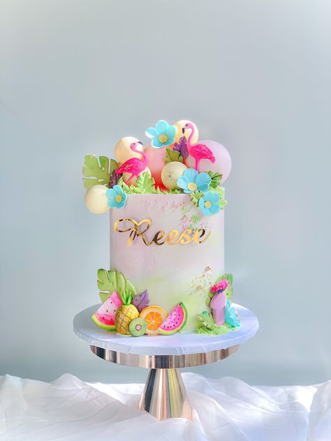 Simple Hawaiian Cake Ideas, Flamingo Tropical Cake, Flamingo Cake Design, Birthday Cake Tropical Theme, Summer Theme Birthday Cake, Flamingo Cake Ideas, Tropical Cake Design, Tropical Cake Ideas, Tropical Party Cake