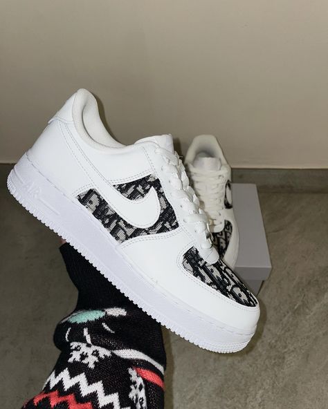 Nike air force 1 x dior custom; nike; dior; nike outfit; outfit inspiration; air force inspiration; custom inspiration; nike dior; af1 inspiration Dior Af1, Dior Nike, Air Dior, Dior Outfit, Nike Air Force 1 Custom, Futuristic Shoes, Nike Outfit, Air Force 1 Custom, Tenis Nike