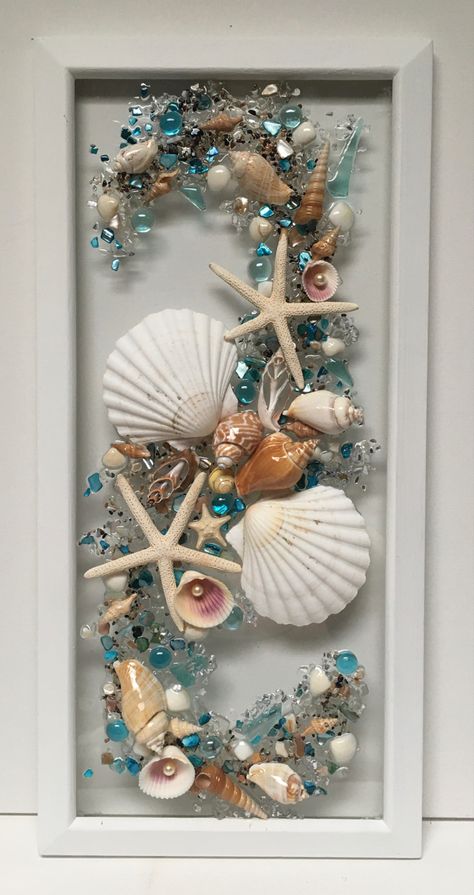 Beach Themed Powder Room Ideas, Resin Crafts With Seashells, Resin And Seashells, Sea Shell Wall Decor, Sea Shell Diy Crafts, Craft With Seashells, Seashell Decor Diy, Seashell Craft Ideas, Epoxy Seashell