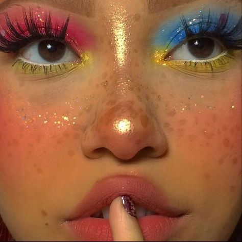 Kidcore Makeup, Funky Makeup, Indie Makeup, Cute Eye Makeup, Bright Makeup, Pride Makeup, Graphic Makeup, Swag Makeup, Eye Makeup Designs