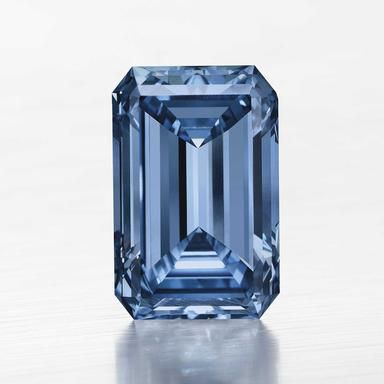 The Oppenheimer Blue diamond sells for record-breaking $57.7 million Hope Diamond, Expensive Stones, Expensive Diamond, Pink Jewels, Jewelry Auction, Diamond Star, Rocks And Gems, Diamond Solitaire Rings, Emerald Cut Diamonds