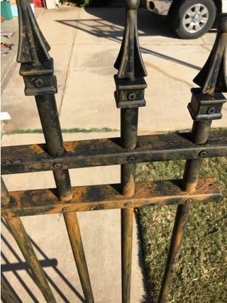 In this Instructable I will show you how I built some pretty convincing Cemetery faux brick/stone pillars and gate for my yard haunt last year. I didn't create the... Cemetary Decorating Ideas, Boneyard Halloween, Halloween Gate, Entrance Pillars, Cemetery Entrance, Halloween Fence, Skeleton Ideas, Halloween Havoc, Halloween Cemetery