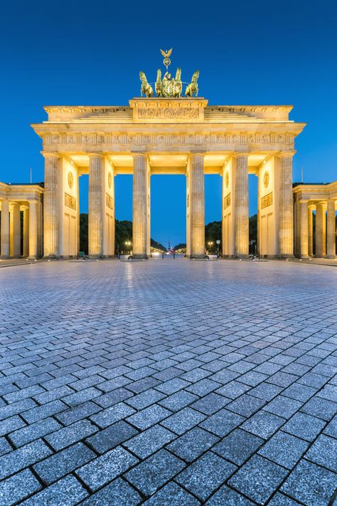 Best Things To Do In Berlin - Lifestyle & Travel Blog Hannah Hock, Germany Project, Berlin Germany Photography, Berlin Photography, Berlin Travel, Germany Photography, Brandenburg Gate, Berlin City, Western Culture