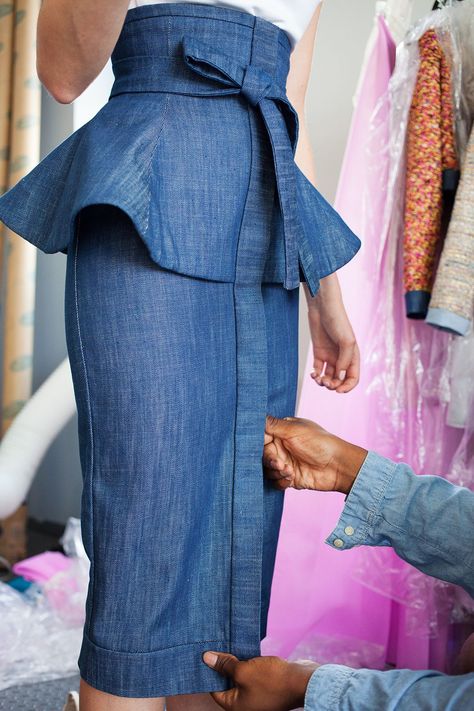 Vestiti In Jeans, Gaun Koktail, Afrikaanse Mode, Denim On Denim, African Print Fashion, Nyc Fashion, African Wear, African Attire, African Fashion Dresses