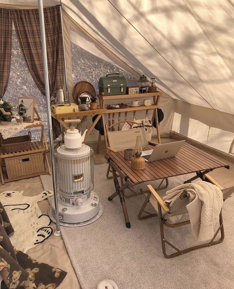 Cozy Camping, Comfortable Camping, Camping Inspiration, Camping Set Up, Camping Organization, Camping Aesthetic, Outdoor Aesthetic, Camping Style, Camping Set