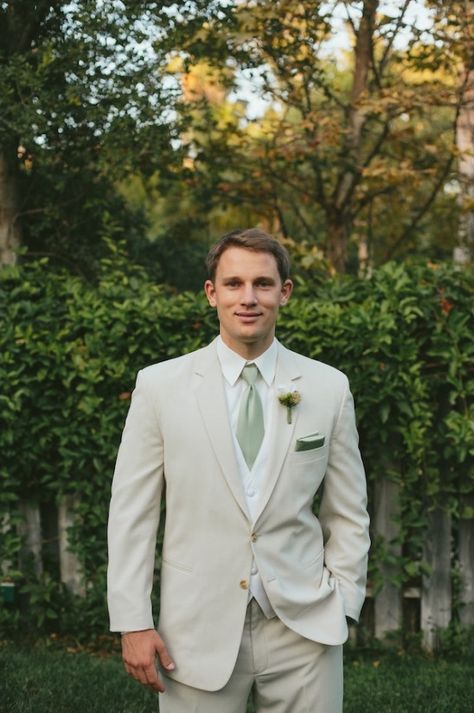 Light Color Groom Suit, Tan And Sage Suit, Light Colored Mens Suit, Beige And Sage Suits Wedding, Tan Suite Sage Tie, Tan Suit Wedding With Green, Beige Suit Sage Tie, Beige And Sage Groomsmen Suits, Mens Light Coloured Suits