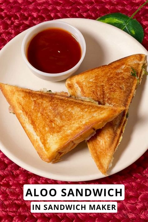 Easy Aloo Sandwich Recipe Aloo Sandwich Recipe, Toaster Recipes, Sandwich Recipes Indian, Vegetarian Sandwich Recipes, Potato Sandwich, Good Morning Breakfast, Vegetarian Sandwich, Quick Recipes Snacks, Sandwich Maker