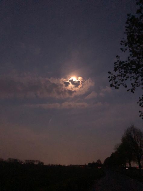 #moon #dark #outside #beautiful #evening #12am #clouds #aesthetic #night Nature, 12am Aesthetic, Dark Outside, Moon Dark, Clouds Aesthetic, Nurse Shark, Beautiful Evening, The Outsiders, Moon