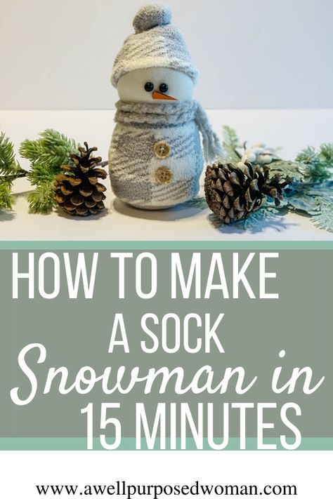 Christmas Sock Snowman, Snowman Gifts For Kids, Snowmen Made From Socks, Christmas Crafts With Socks, Snowman Made Out Of Socks, How To Make Sock Snowmen, Christmas Sock Dolls, No Sew Sock Snowman, Diy Sock Snowman No Sew