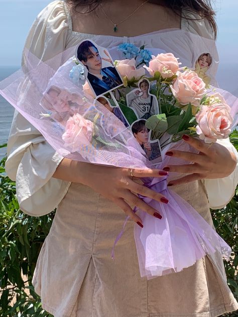 #jimin #bts #flowers Jimin Bouquet, Bts Flower Bouquet, Bts Bouquet, Flower Bookey, Aesthetic Bouquet, Bday Gifts, Bts Inspired Outfits, Kpop Drawings, Aesthetic Ideas