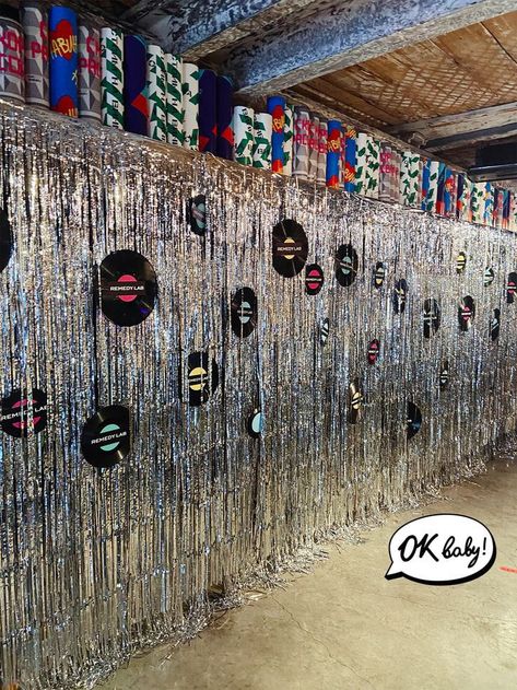 1960s Party Theme, Retro Theme Party Decoration, 70s Party Theme Decorations, 1970s Party Theme, Onda Disco, Retro Themed Party, 70s Themed Birthday Party, Retro Party Decorations, Soul Train Party