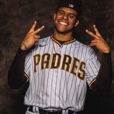 Juan Soto, Baseball Men, Yadier Molina, Cars Luxury, The Outfield, San Diego Padres, Heart Eyes, Sports Cars Luxury, Major League Baseball