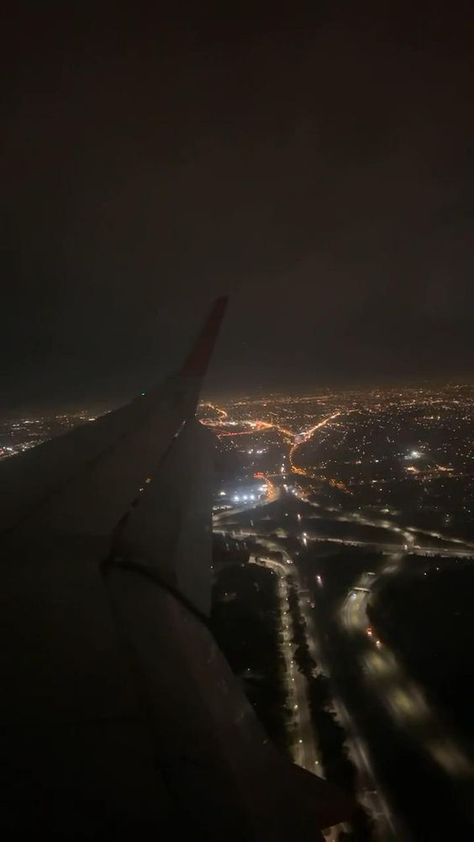 #plane #planewindow #travelling #flying #city #lights #citylights #fly #planewing #wing #window #citylights #night #flight #flights Flying City, Plane Wing, Air India Flight, Airplane Window View, Plane Window, Night Flight, Airplane Window, Air India, Sky Pictures