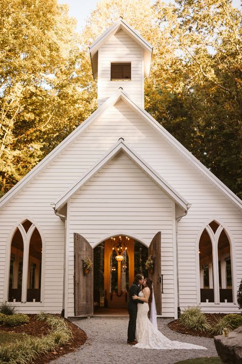 Open Air Chapel, Firefly Lane, Tennessee Wedding Venues, Beautiful Fall Wedding, Country Wedding Venues, Modern Wedding Venue, Charming Wedding, Nashville Wedding Venues, Indoor Wedding Ceremonies