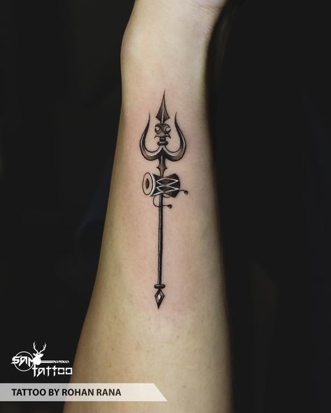 Trishul Forearm Tattoo, Tattoo Designs Trishul, Shivas Trident Tattoo, Shiv Trident Tattoo, Shiv Trishul Tattoo Design, Thrisul Tattoo Ideas, Modern Tattoo Design, Trishul Tattoo Designs On Hand, Trishul Neck Tattoo