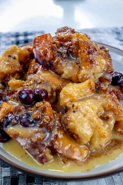 The Best Blueberry Bread Pudding With White Chocolate Sauce Desserts For Winter, Best Blueberry Bread, Dessert Souffle, Custard Bread Pudding, Bread Pudding Sauce, Blueberry Bread Pudding, White Chocolate Bread Pudding, Best Bread Pudding Recipe, Banana Bread Pudding