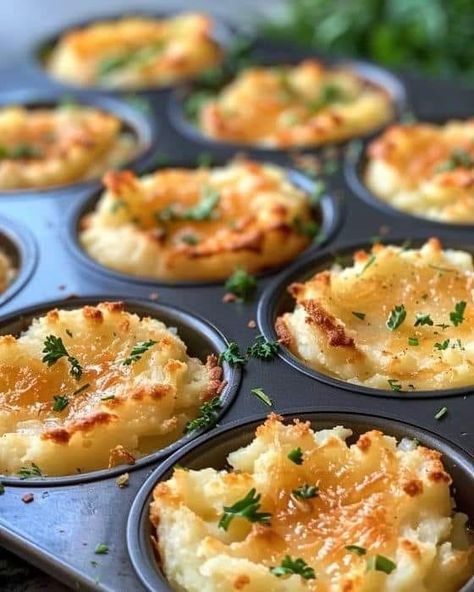 Mashed Potato Puffs Recipe, Mashed Potato Cups, Mashed Potato Puffs, Garlic Parmesan Mashed Potatoes, Potato Cups, Parmesan Mashed Potatoes, Potato Puffs, Potato Muffins, Cheesy Mashed Potatoes