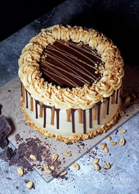 Snickers Cake - Gretchen's Vegan Bakery Vegan Snickers Cake, Snickers Cake Decoration, Vegan Ganache Recipe, Vegan Ganache, Cake Batter Recipes, Vegan Snickers, Peanut Butter Buttercream, Snickers Cake, Snickers Candy Bar