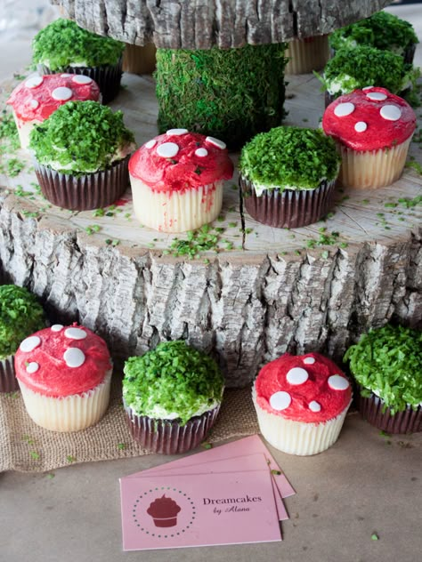 Mushroom and Moss Cupcakes – Dreamcakes by Alana Mushroom Cupcakes Aesthetic, Mushroom And Moss Cupcakes, Mushroom Fairy Cake Ideas, How To Make Mushroom Cupcakes, Mushroom Smash Cake, Cottagecore Birthday Cake, Moss Cupcakes, Cottagecore Birthday Party, Mushroom Dessert