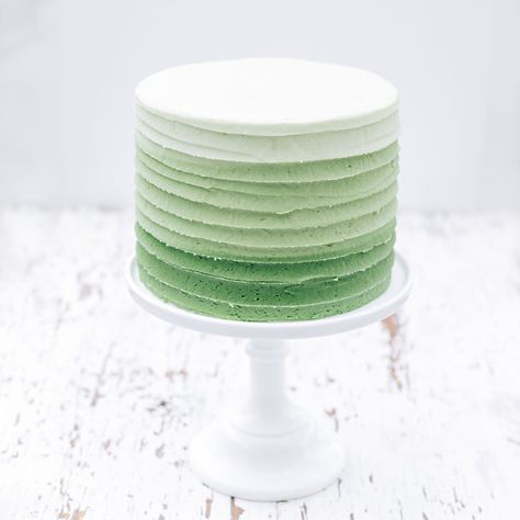 Avocado Gradient Cake | Mother's Day Cake Ideas || JennyCookies.com Green And White Ombre Cake, Sage Green Ombré Cake, Ombre Sage Green Cake, Ombré Green Cake, Green 1st Birthday Cake, Green Ombre Smash Cake, Avocado Smash Cake, Blue And Green Ombre Cake, Ombre Green Cake