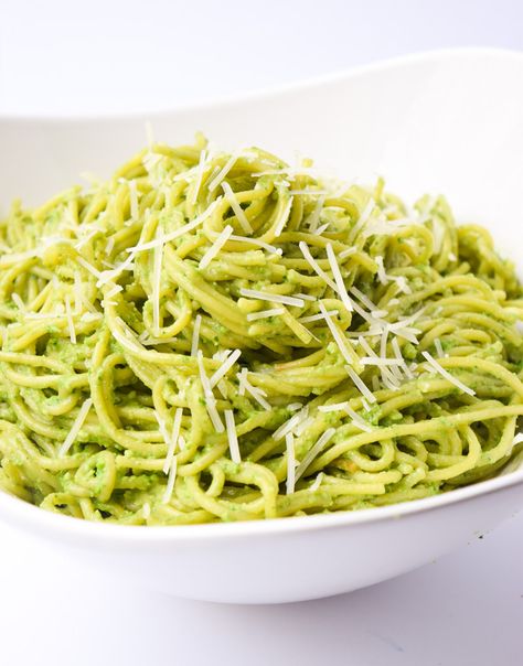 Avocado Spinach Pasta, Avocado Pasta Sauce, Veggie Pasta Sauce, Spinach Pasta Sauce, Avocado Sauce Pasta, Spinach Pasta Recipes, Spinach Sauce, Avocado Pasta, Avocado Sauce