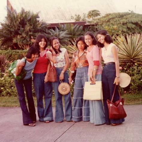 🌼1960s and 1970s🌼 on Instagram: “That '70s crew 🔥 Taken in the Philippines #bellbottoms #pinoy #vintagephilippines #70sstyle” Philippines Outfit, Filipino Hair, Philippines Fashion, Filipino Fashion, 1970 Dress, Filipino Art, Philippines Culture, Filipino Culture, 1970s Fashion