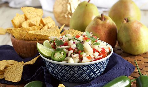 Fresh and Easy Pear Salsa Recipe Pear Salsa, Pears Recipes, Pear Recipes Easy, Canning Veggies, Fresh Salsa Recipe, Fresh Snacks, Lunch Appetizers, Recipe Cover, Pear Recipes