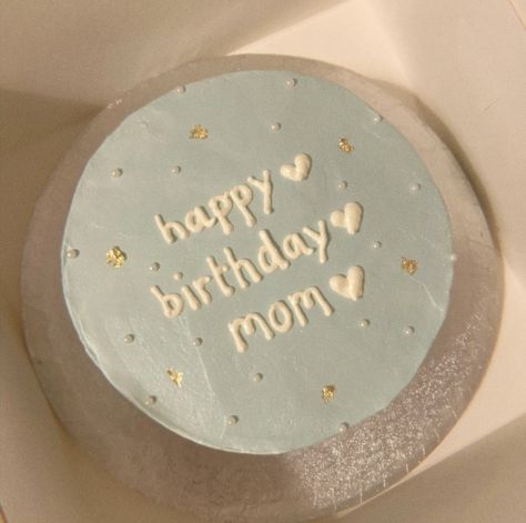 Birthday Cake For Mom Aesthetic, Mini Cake For Moms Birthday, Aesthetic Birthday Cake For Mom, Korean Cake Birthday Mom, Hbd Mom Cake, Bento Cake Design Birthday Aesthetic, Mom Birthday Aesthetic, Cake Mini Aesthetic, Happy Birthday Mommy Cake