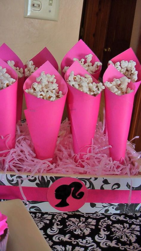 Girls Barbie Birthday Party, Barbie Decorations, Kylie Birthday, Birthday Sleepover, Barbie Party Decorations, Barbie Birthday Cake, Barbie Theme Party, Girl Spa Party, Baby Rose