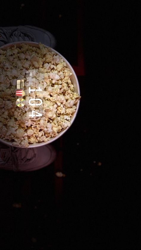 Popcorn shoes aesthetic movie picture cinema photography Layout, Movie Date Aesthetic, Date With Friends, Date Aesthetic, Friends Hanging Out, Movie Date, Photo Ideas, Dates, With Friends