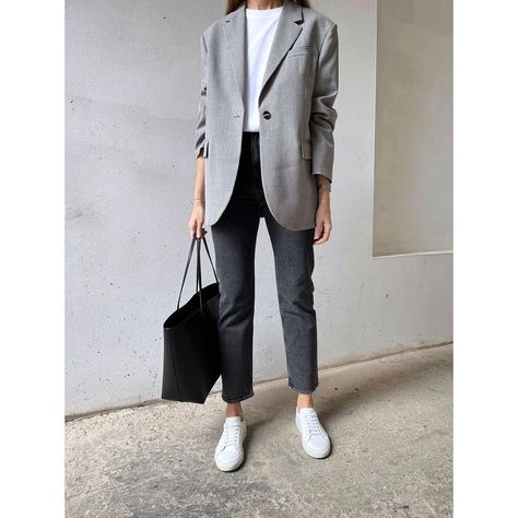 Grey Blazer Casual Outfit Woman, Grey Blazer Summer Outfit, How To Style Grey Blazer, Grey Work Trousers Outfit, Styling A Grey Blazer, Light Grey Outfits For Women, Business Casual Summer 2024, Gray Blazer Outfit Women Casual, Light Gray Blazer Outfit Women