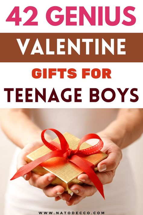 Valentines day aesthetic is around the corner. The gifts displayed is perfect Valentines gift for boyfriend, Valentine gifts for friends, valentine gifts for kids, valentine gifts for husband, and valentine gifts for men. Diy Valentine's Gift Baskets, Valetine Gift, Gift Baskets Ideas, Valentine Gifts For Him, Valentine Gifts For Boys, Valentines Day Baskets, Baskets Ideas, Valentine Gift Baskets, Valentine Baskets