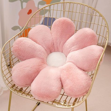 The flower shaped pillow cushion is made of super comfort rabbit plush fabric and filled with fiber cotton. Soft, skin-friendly, good resilience. Girls Bedroom Bedding, Star Fire, Plush Flower, Flower Cushion, Cute Cushions, Fire Flower, Flower Throw Pillows, Comfortable Pillows, Home Sofa