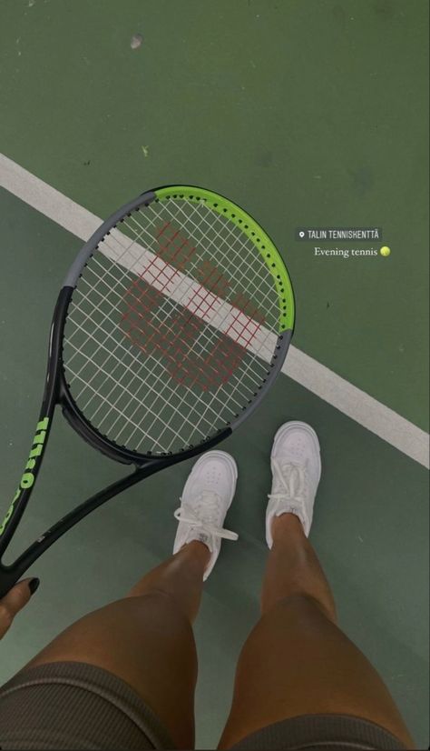 Tennis Sporty Instagram Pictures, Tennis Instagram Story, Beach Tennis Aesthetic, Tennis Instagram Pictures, Tennis Aesthetic Girl, Tennis Girl Aesthetic, Tennis Court Photoshoot, Tennis Lifestyle, Tennis Outfit Aesthetic