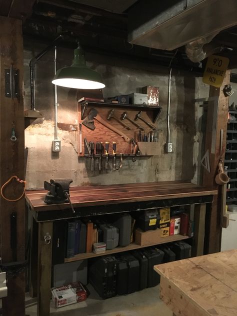 Tinker Table, Loft Garage, Vintage Workshop, Garage Goals, Delta Green, Basement Workshop, Garage Workshop Organization, Mechanical Workshop, Welding Shop