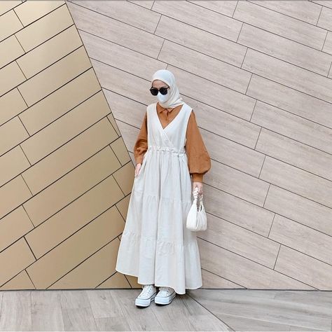 Outer Hijab Casual, Model Outer Hijab, Overall Dress Hijab, Ootd Overall, Overall Hijab, Model Outer, Dress Muslim Modern, Sleveless Dress, Dress Outer