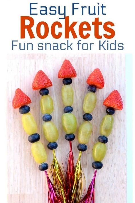 Easy Fruit Rockets recipe - Fun snack for kids that is perfect for New Years Eve parties and Bonfire Night   #EatsAmazing #bonfirenight #newyearseve #fireworks #funfood #easyrecipe #kidsfood #partyfood #foodart #rocket #fruit Fruit Rockets, Rocket Recipes, Science Snack, Space Snacks, New Year's Snacks, Party Snacks Easy, Snack For Kids, Space Food, Preschool Snacks