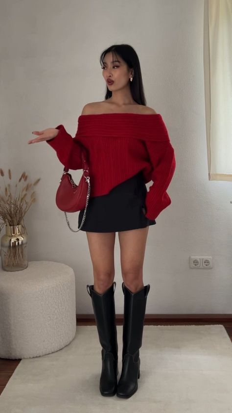 Red With Black Outfit, Outfit Ideas Winter Women, Red Clothes Outfits, Red Skirts Outfits, Winter Dress Outfits For Women, Red Style Outfit, Red Cute Outfits, Red Fall Outfits, Cute Christmas Fits