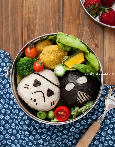 Star Wars Vegan Lunch Bento Box #stormtrooper #darthvader Bento Box Lunch For Adults Asian, Veggie Lunch Recipes, Star Wars Essen, Star Wars Lunch, Bento Box Lunch For Adults, Vegan School Lunch, Veggie Lunch, Kotak Bento, Bento Box Lunch For Kids