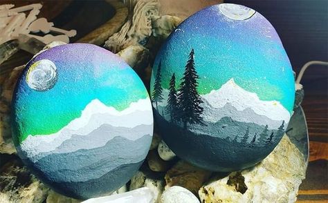 Mountain Scene rock painting Cute Rock Painting, Easy Rock Painting, Painted Rock Cactus, Mini Toile, Garden Rock Art, Diy Rock Art, Mandala Rock Art, Stone Art Painting, Painted Rocks Kids