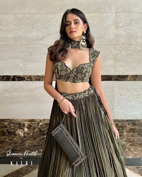 KALKI Fashion (@kalkifashion) • Instagram photos and videos Instagram Plan, Kalki Fashion, Indian Dresses Traditional, Green Outfit, Delhi India, Outfit Goals, Indian Dresses, Fashion Inspiration, Sustainable Fashion