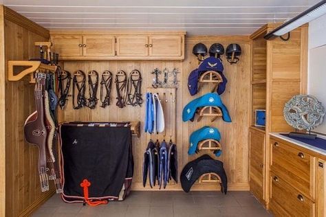 Tack Shed Ideas, Tack Room Organization, Small Horse Barns, Horse Shed, Horse Tack Rooms, Diy Horse Barn, Horse Barn Ideas Stables, Horse Barn Designs, Dream Horse Barns